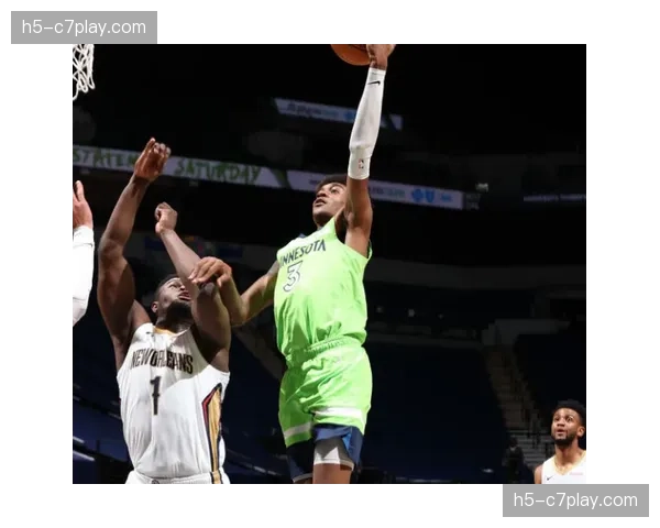 即时:森林狼请求暂停,因连续两次未能成功发出前场边线球